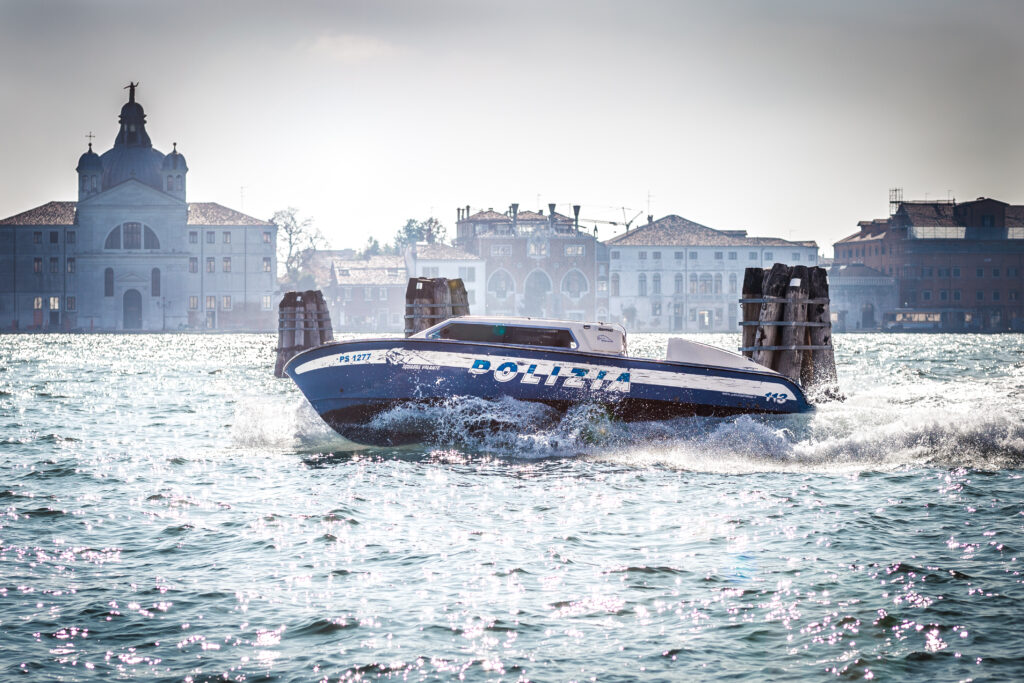 66° corso di specializzazione per comandante unità navale per navigazione costiera e 26 corso abilitazione operatore addetto impiego Radar Nautico